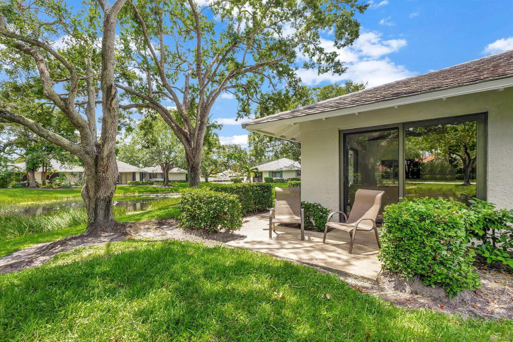 908 Club Drive, #908
