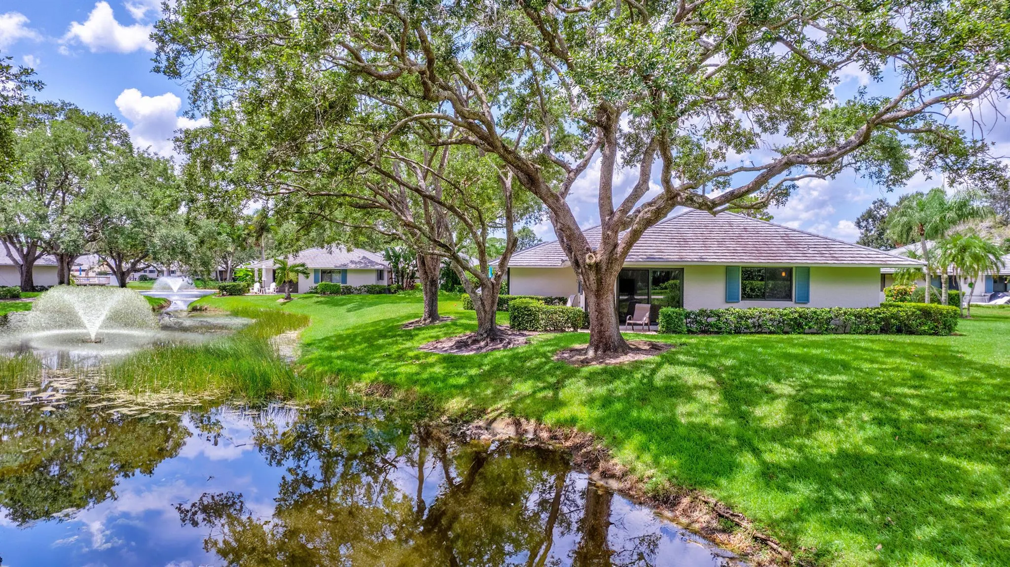 908 Club Drive, #908