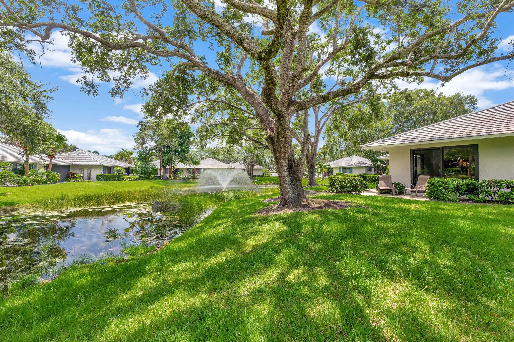 908 Club Drive, #908