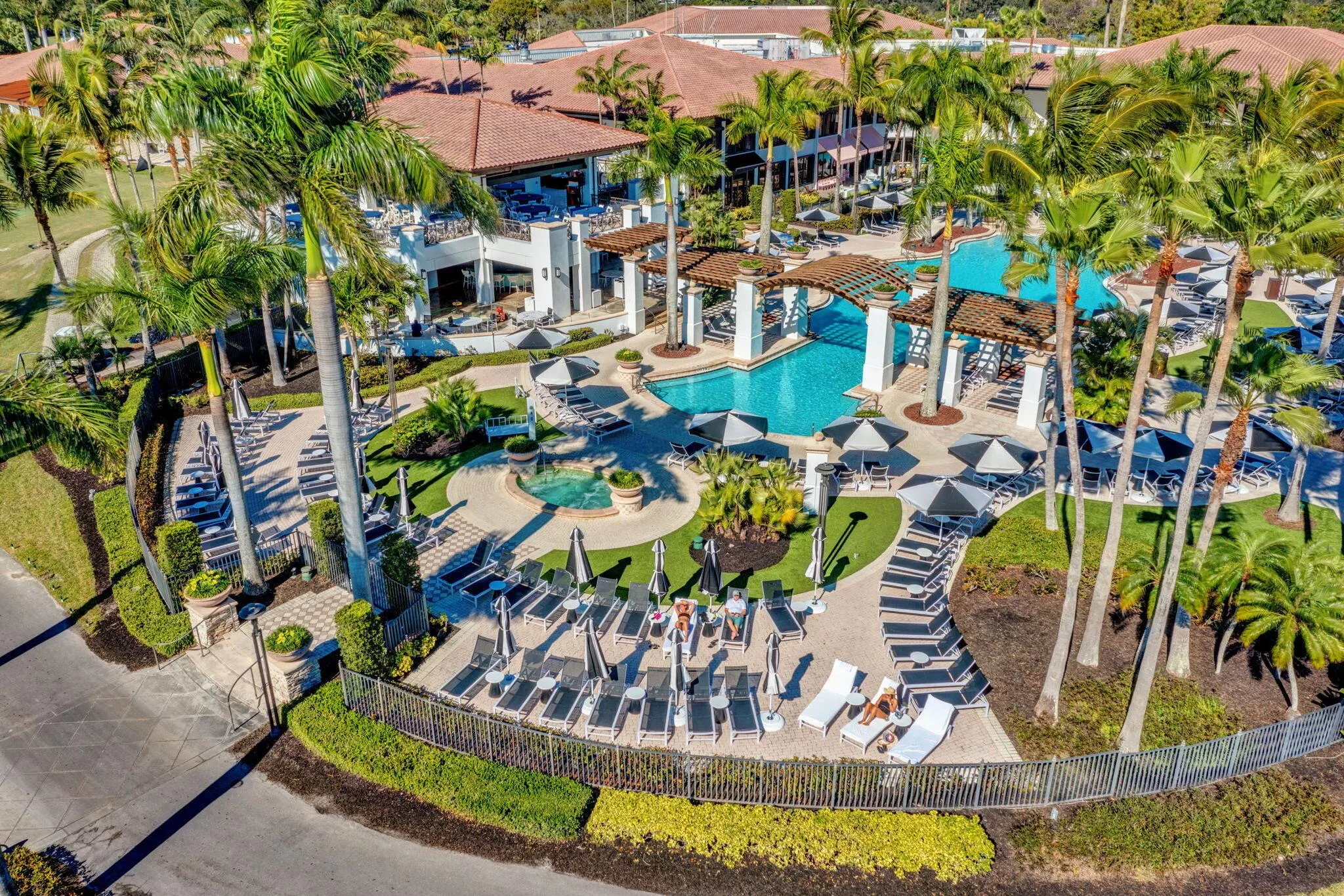 908 Club Drive, #908