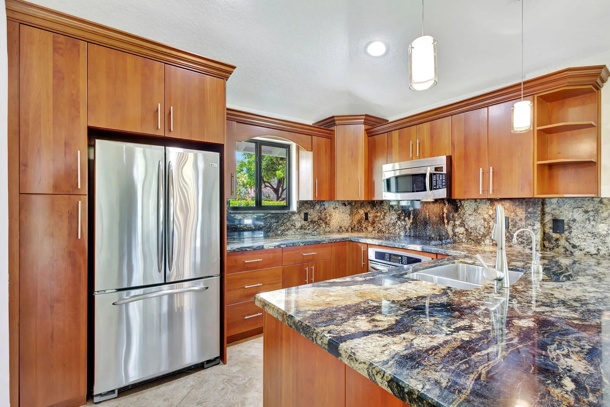 908 Club Drive, #908