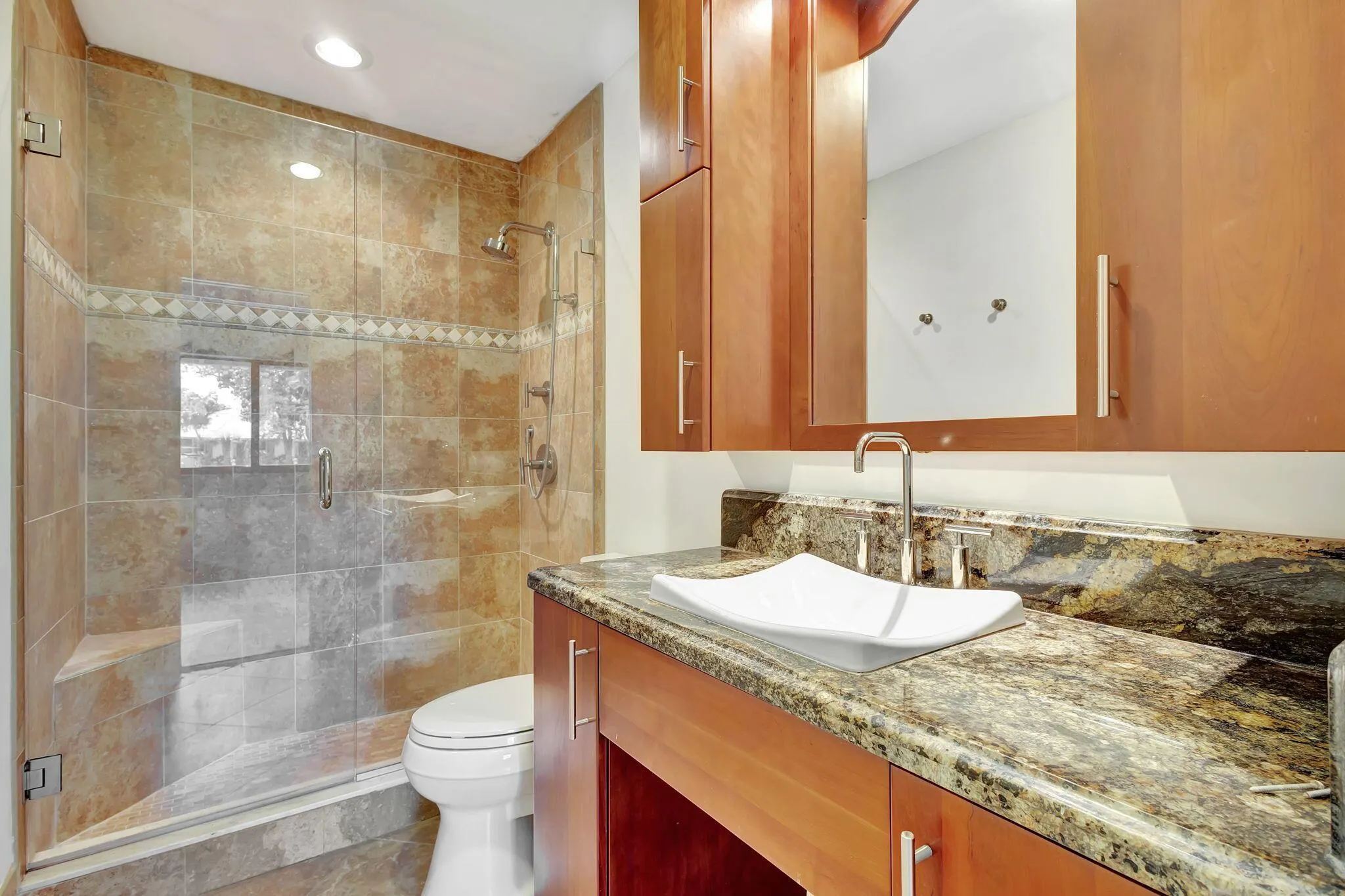 908 Club Drive, #908