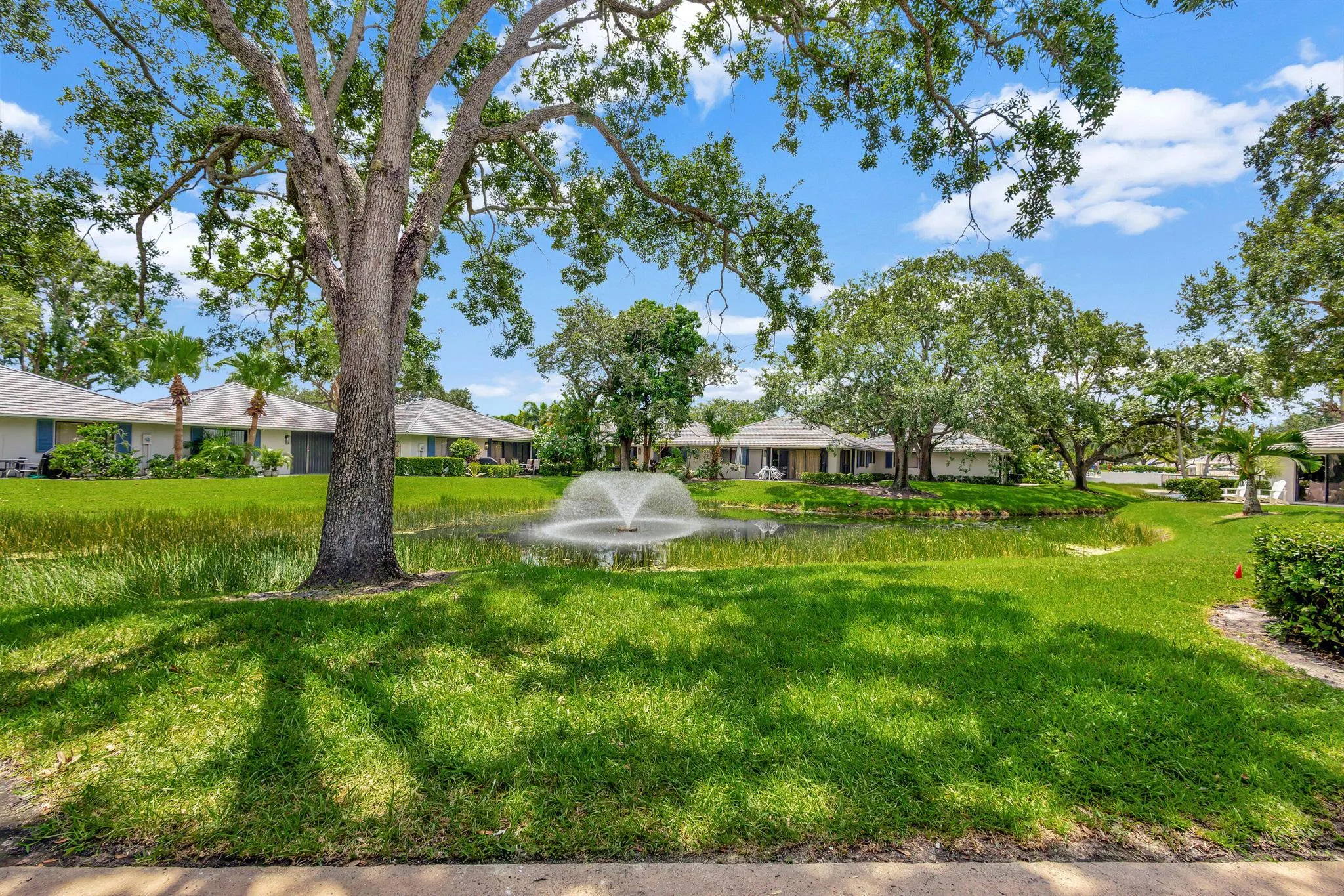 908 Club Drive, #908
