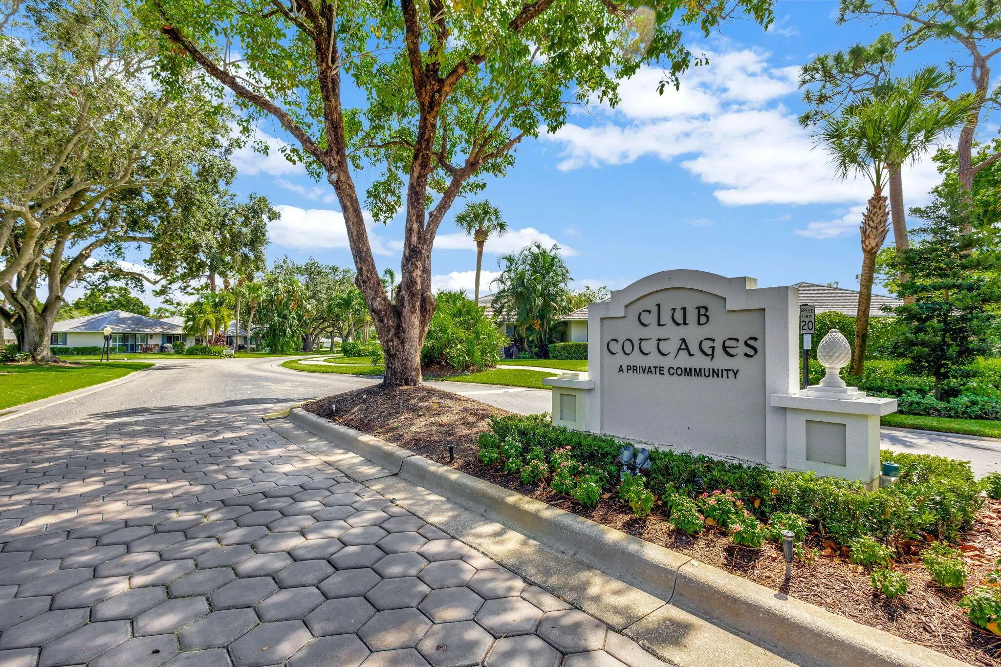 908 Club Drive, #908