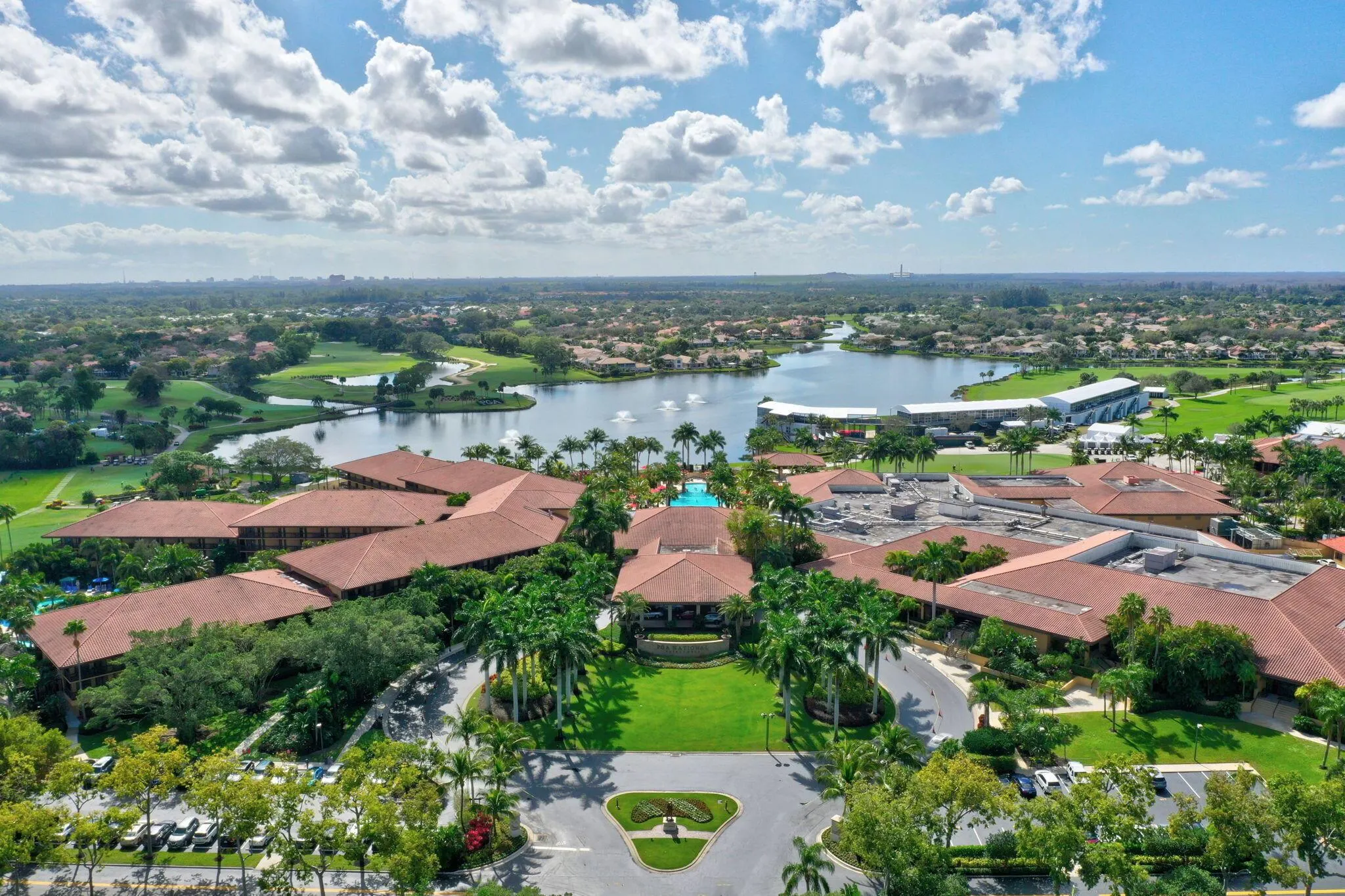 908 Club Drive, #908