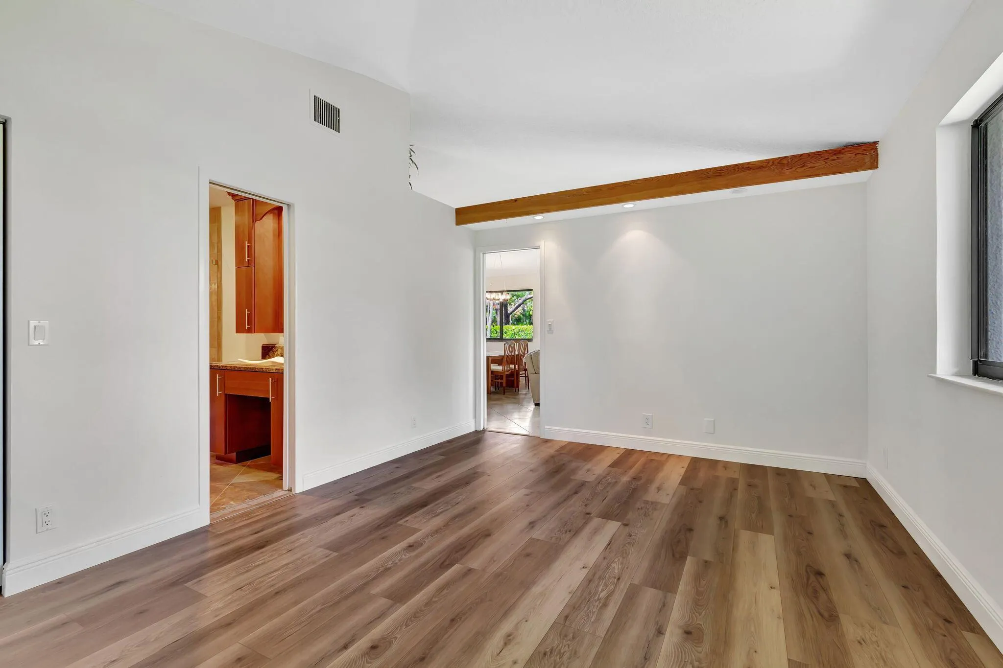 908 Club Drive, #908
