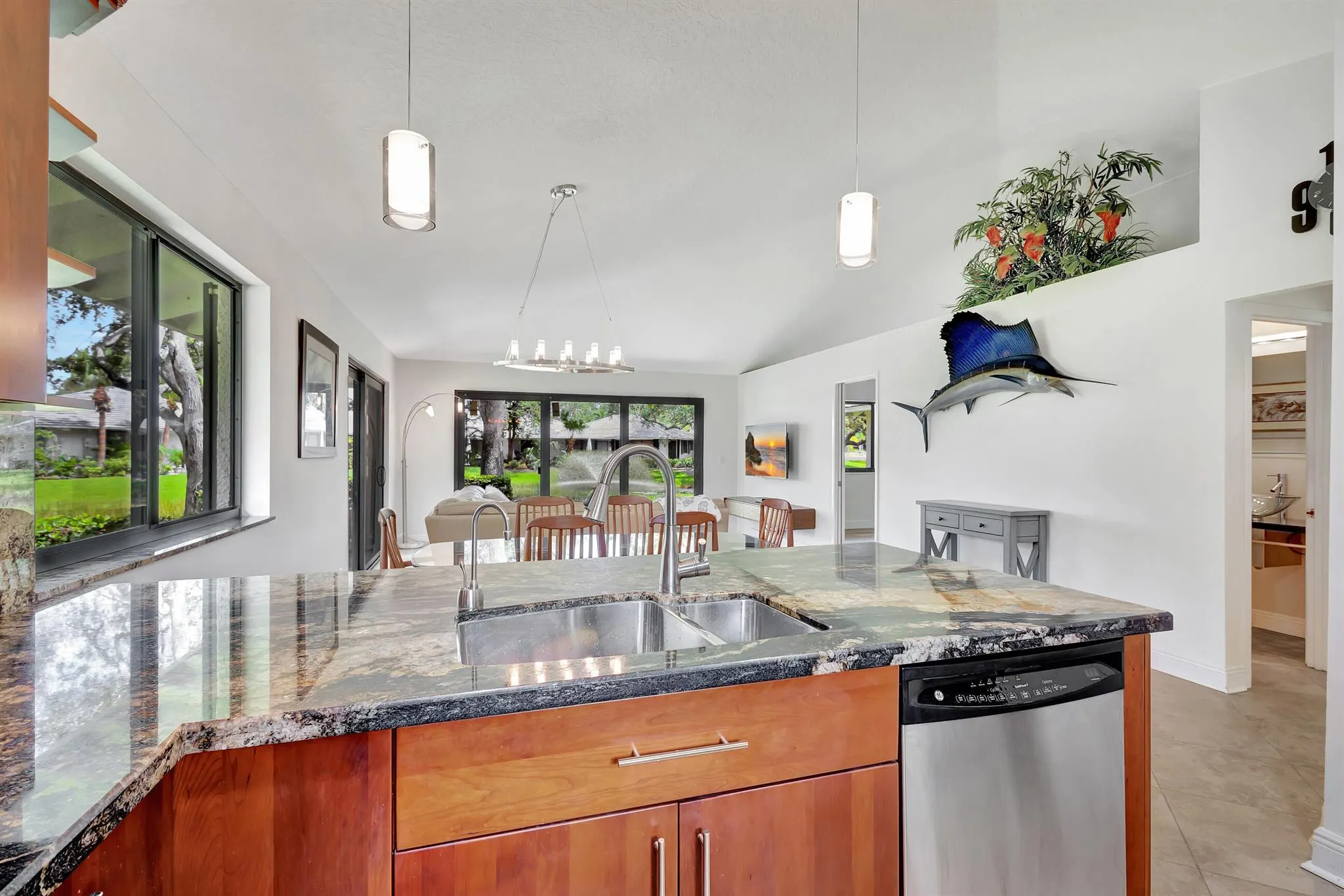 908 Club Drive, #908