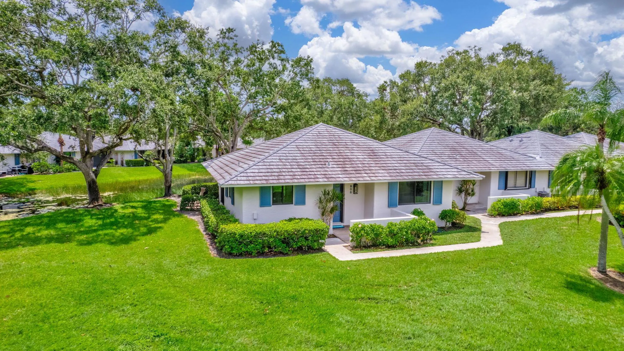 908 Club Drive, #908