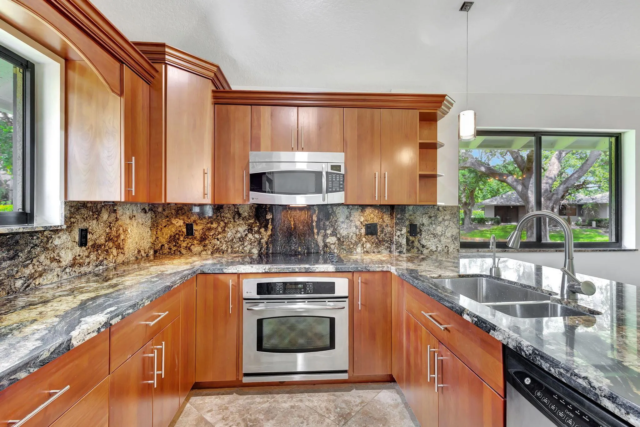 908 Club Drive, #908