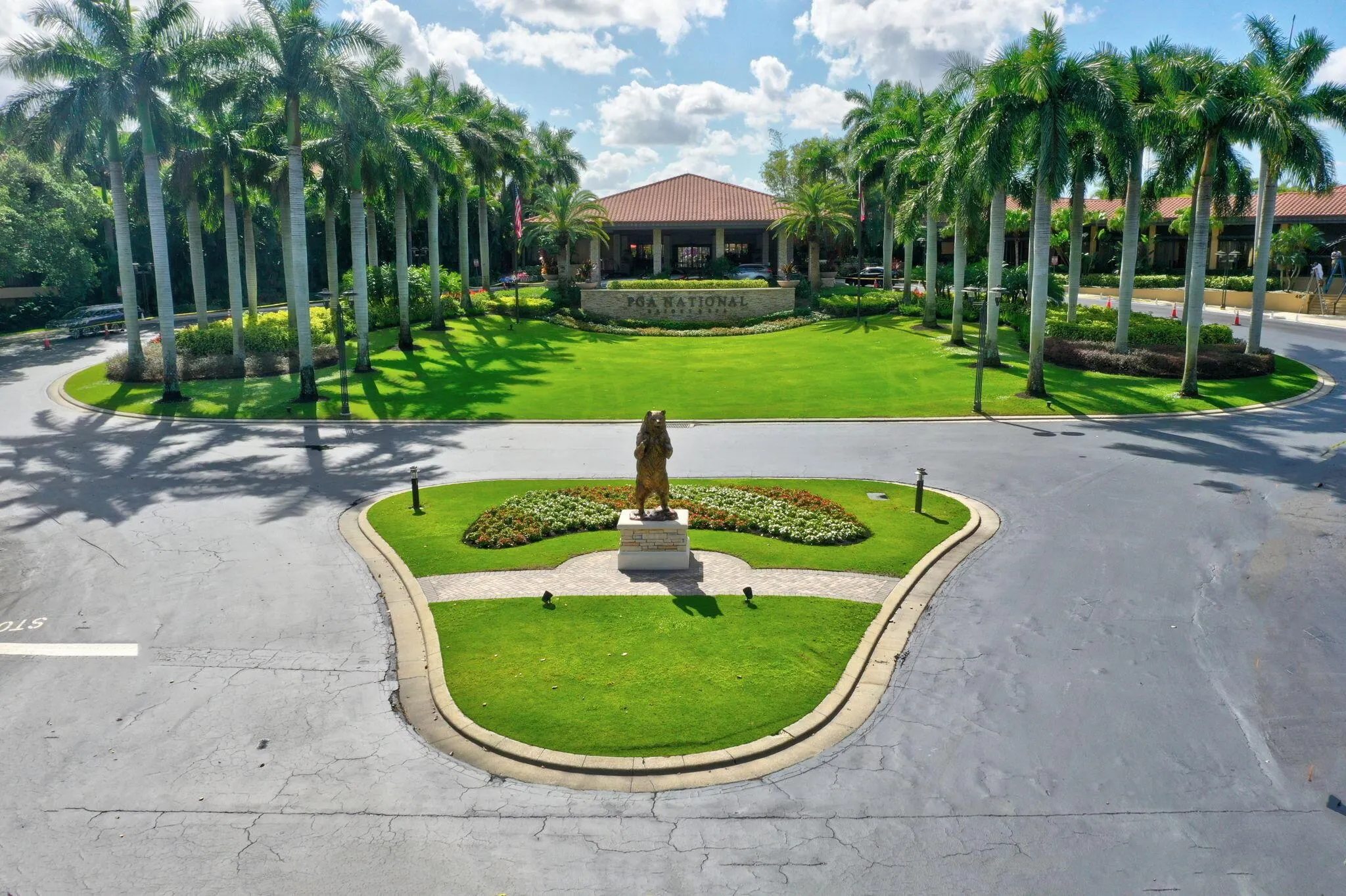 908 Club Drive, #908
