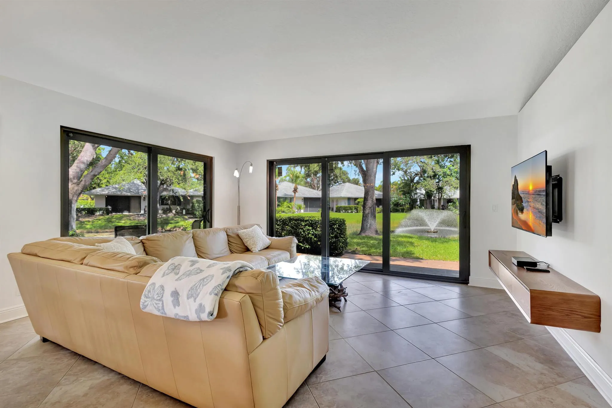 908 Club Drive, #908