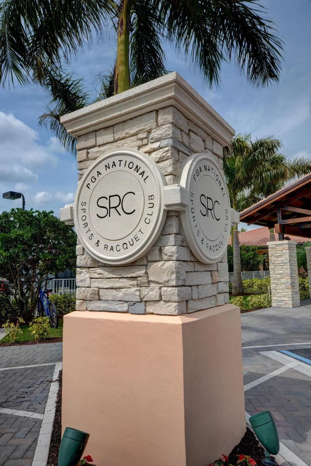 908 Club Drive, #908