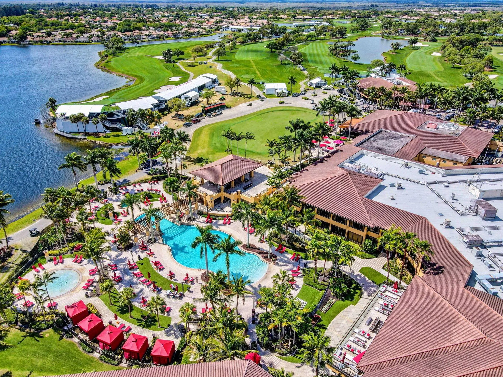 908 Club Drive, #908