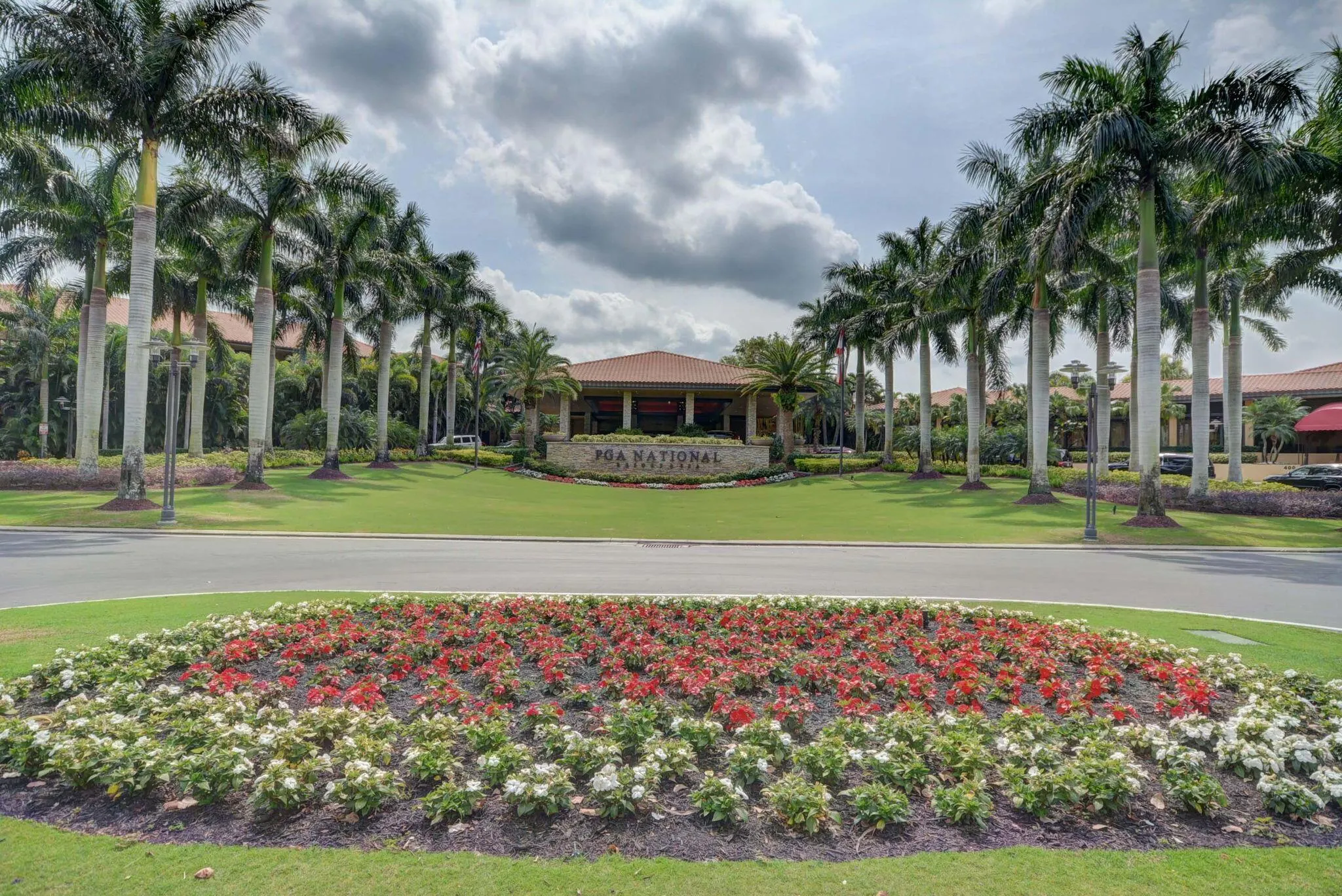 908 Club Drive, #908