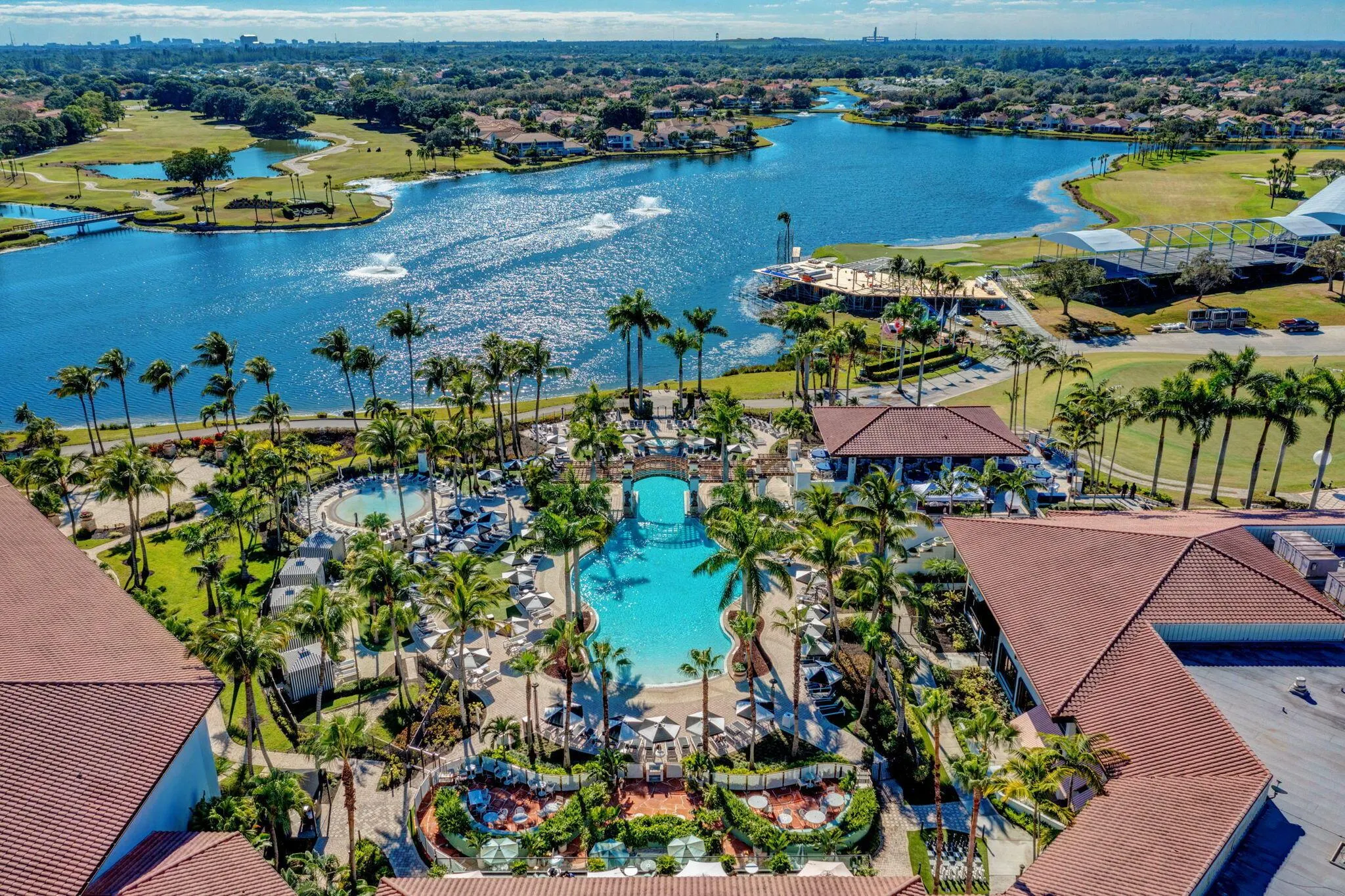 908 Club Drive, #908