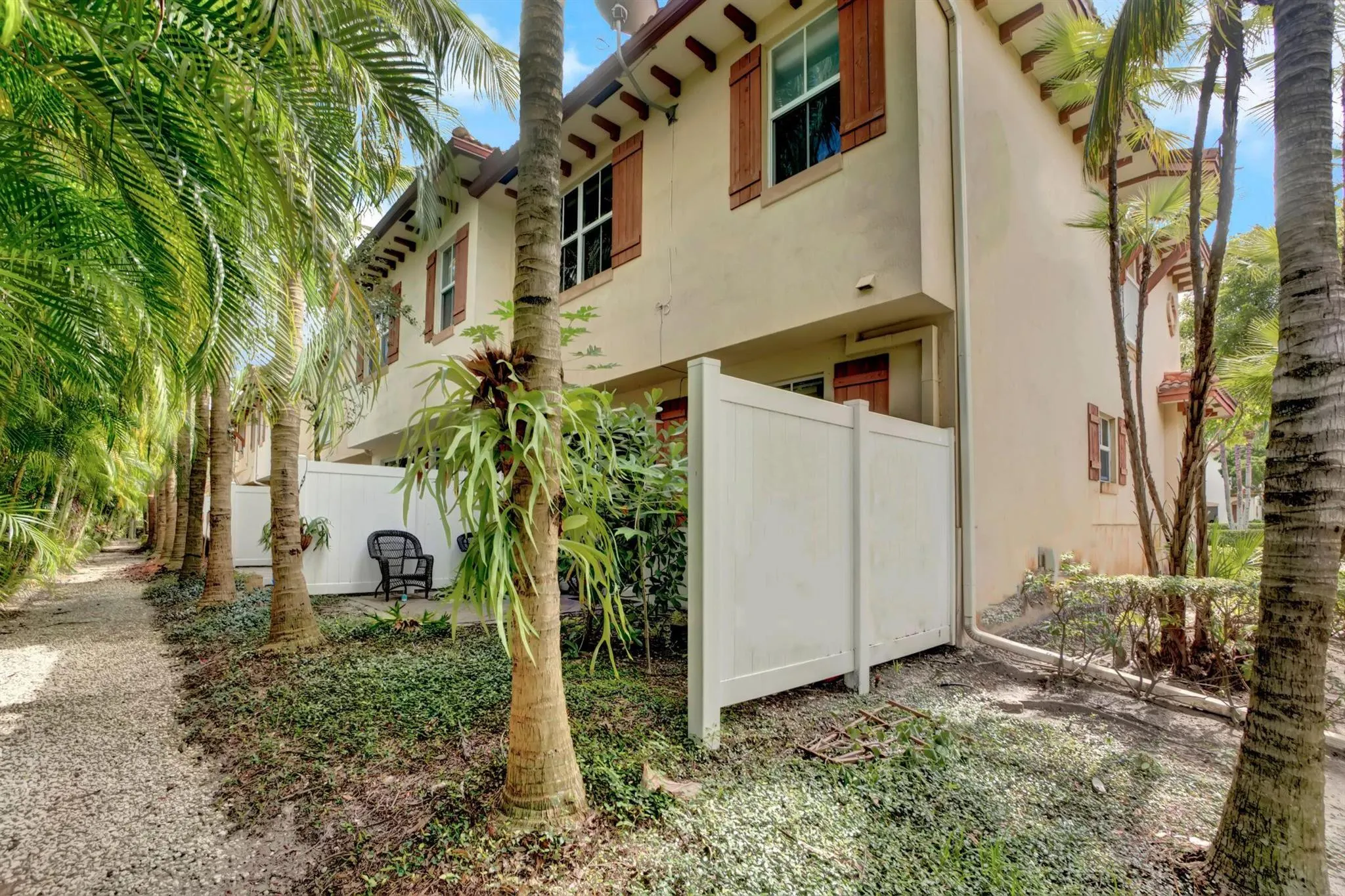 117 E Prive Circle