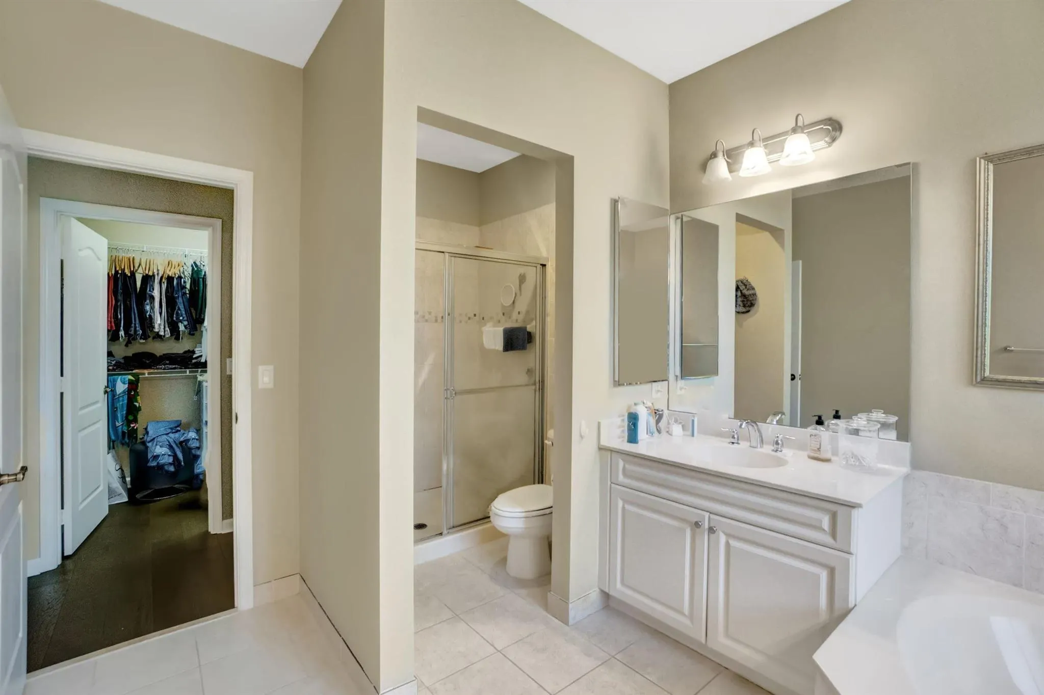 117 E Prive Circle