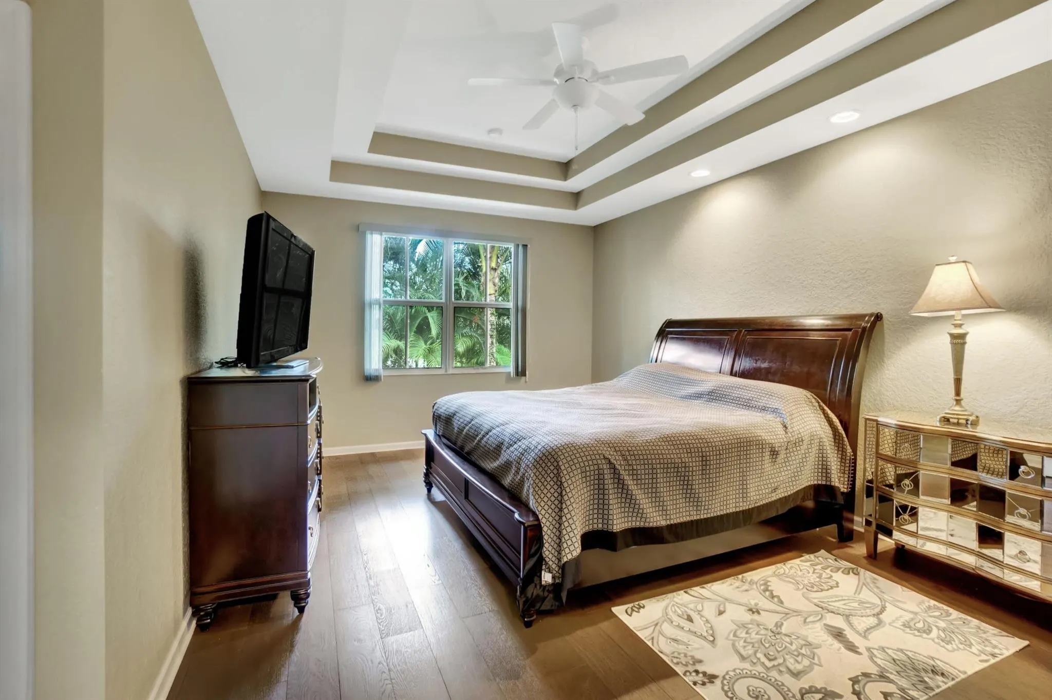 117 E Prive Circle