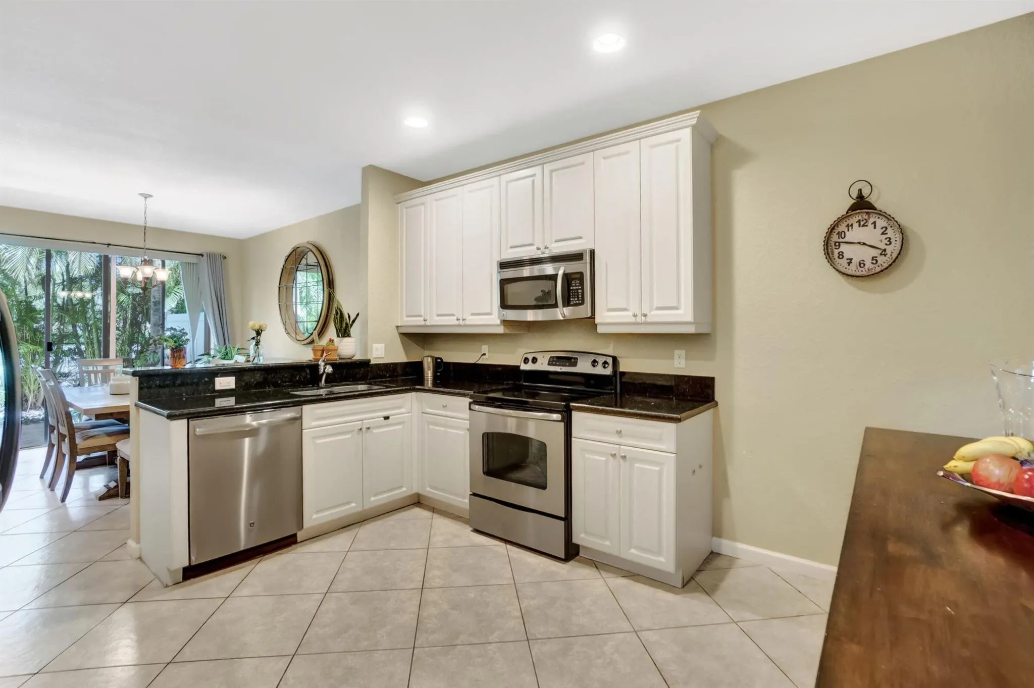 117 E Prive Circle