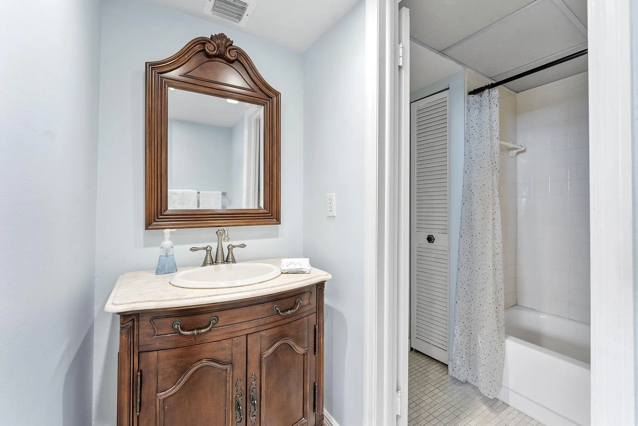 8 Royal Palm Way, #6040