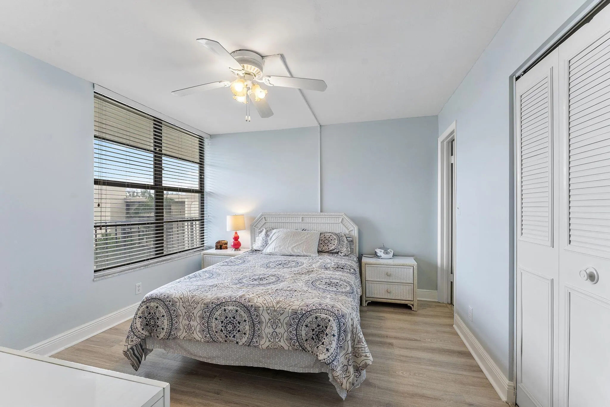 8 Royal Palm Way, #6040