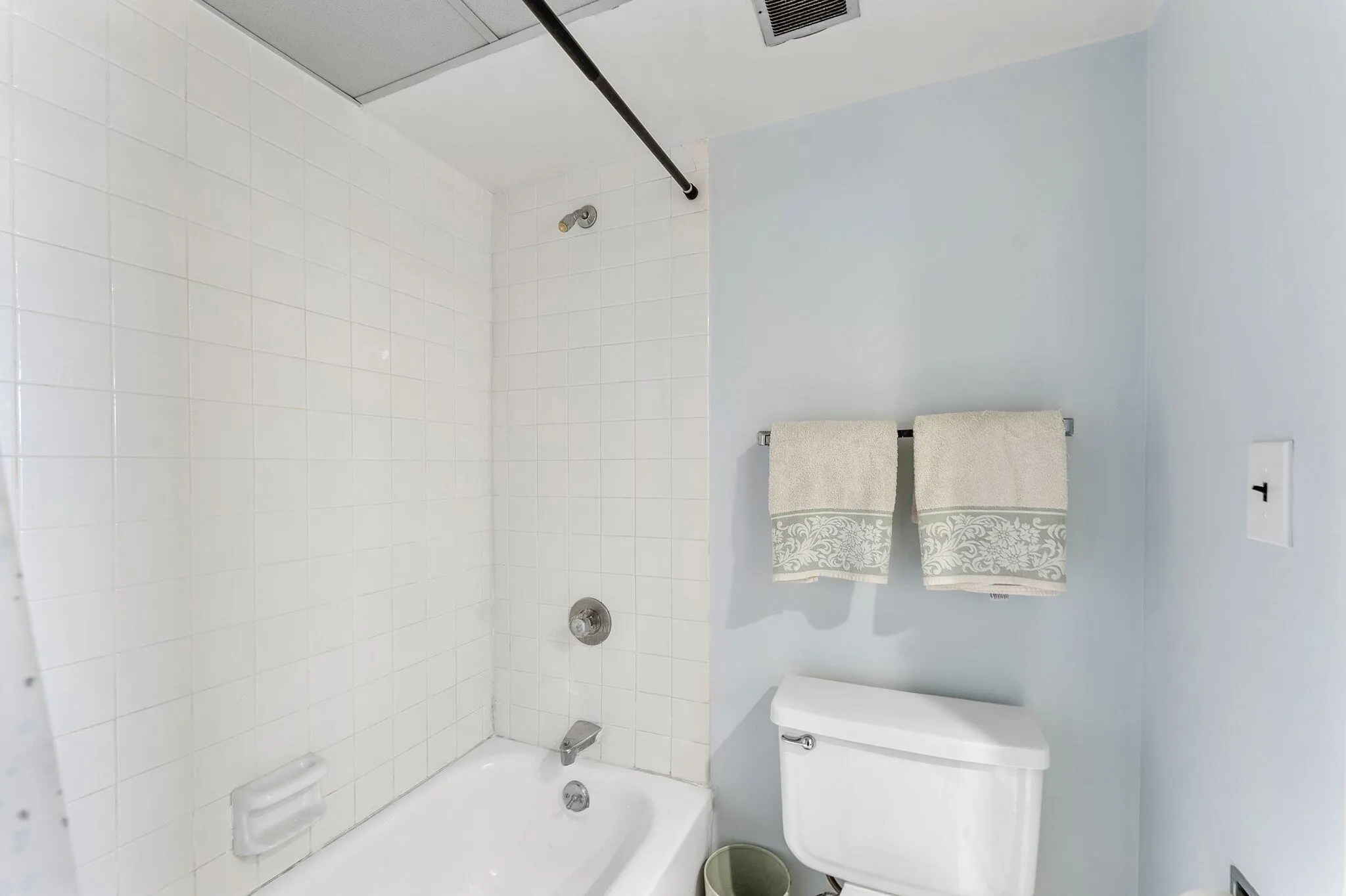 8 Royal Palm Way, #6040