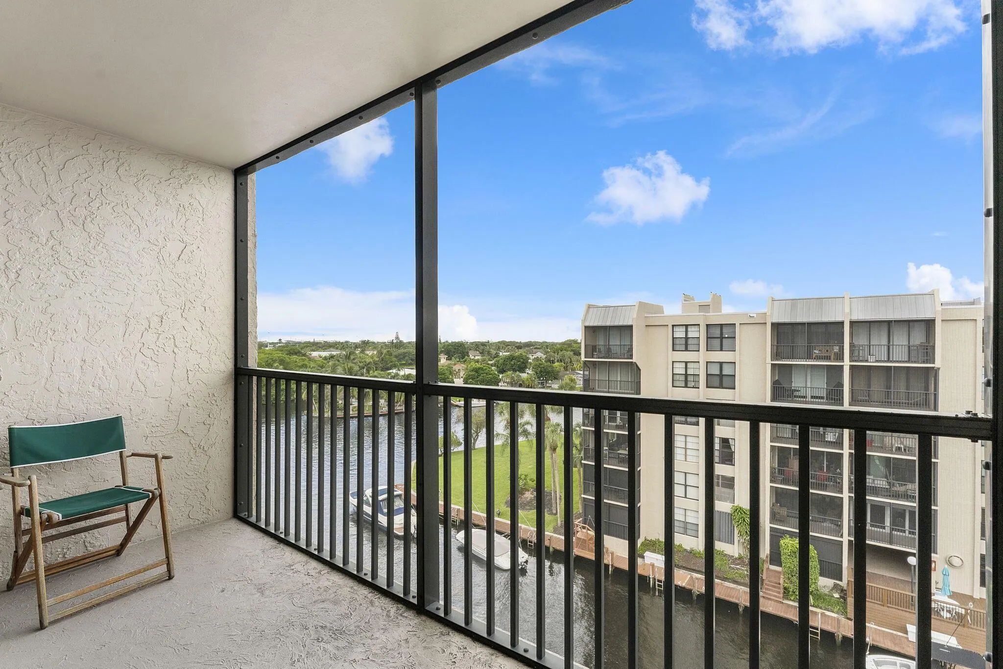 8 Royal Palm Way, #6040