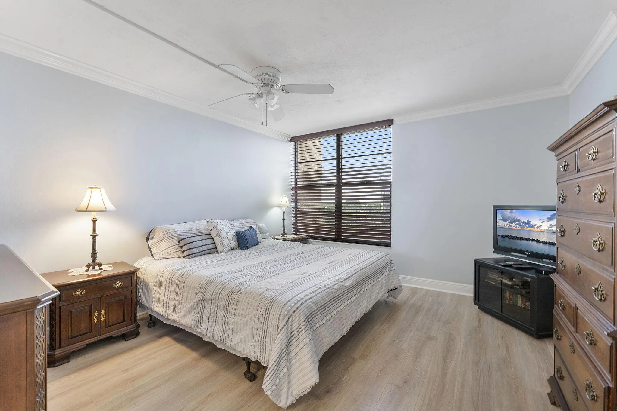 8 Royal Palm Way, #6040