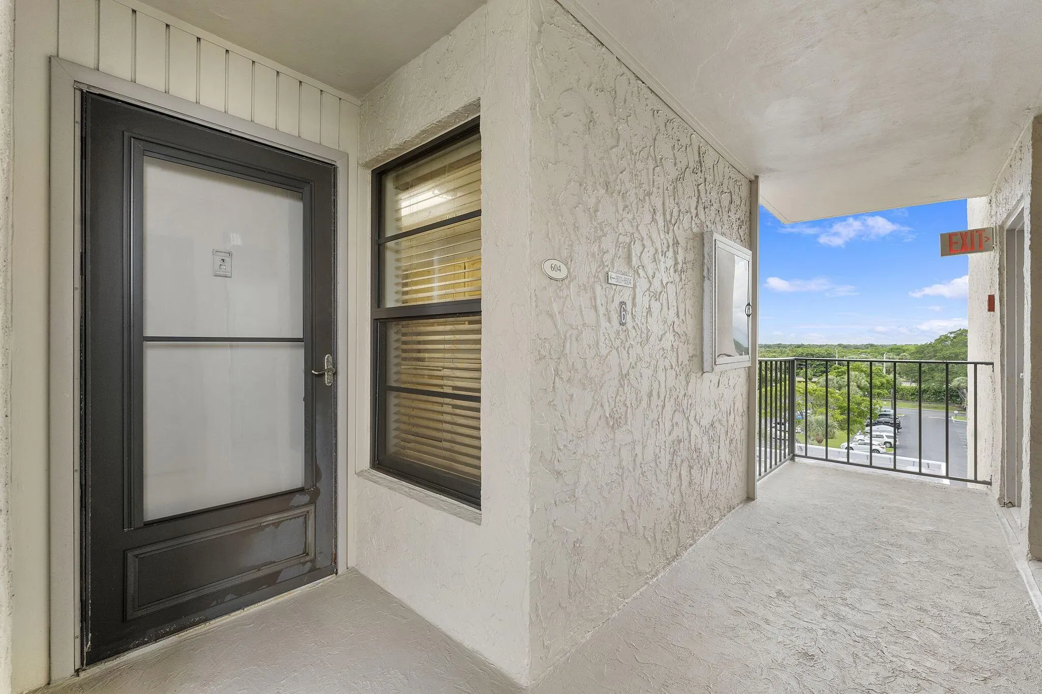 8 Royal Palm Way, #6040