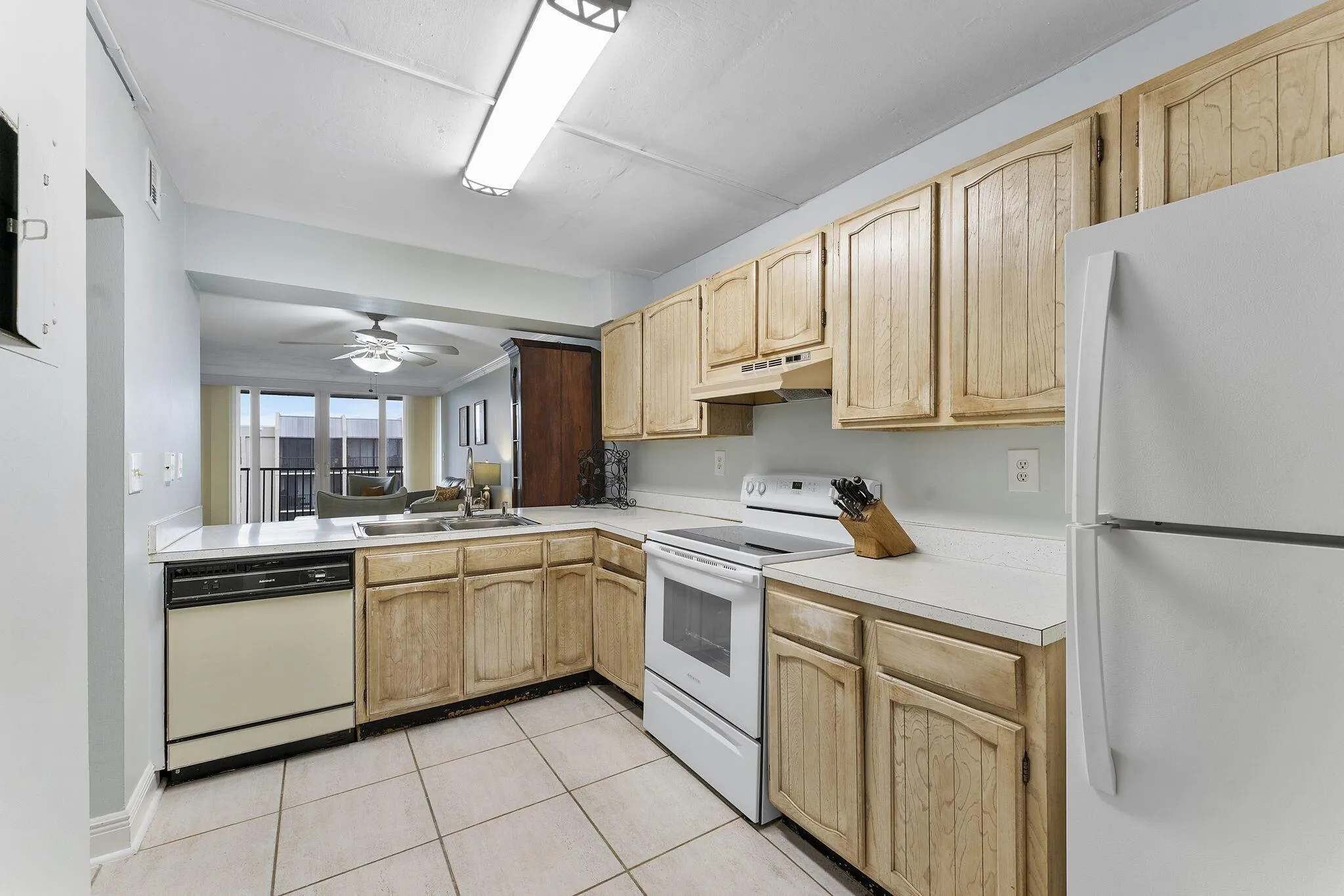 8 Royal Palm Way, #6040