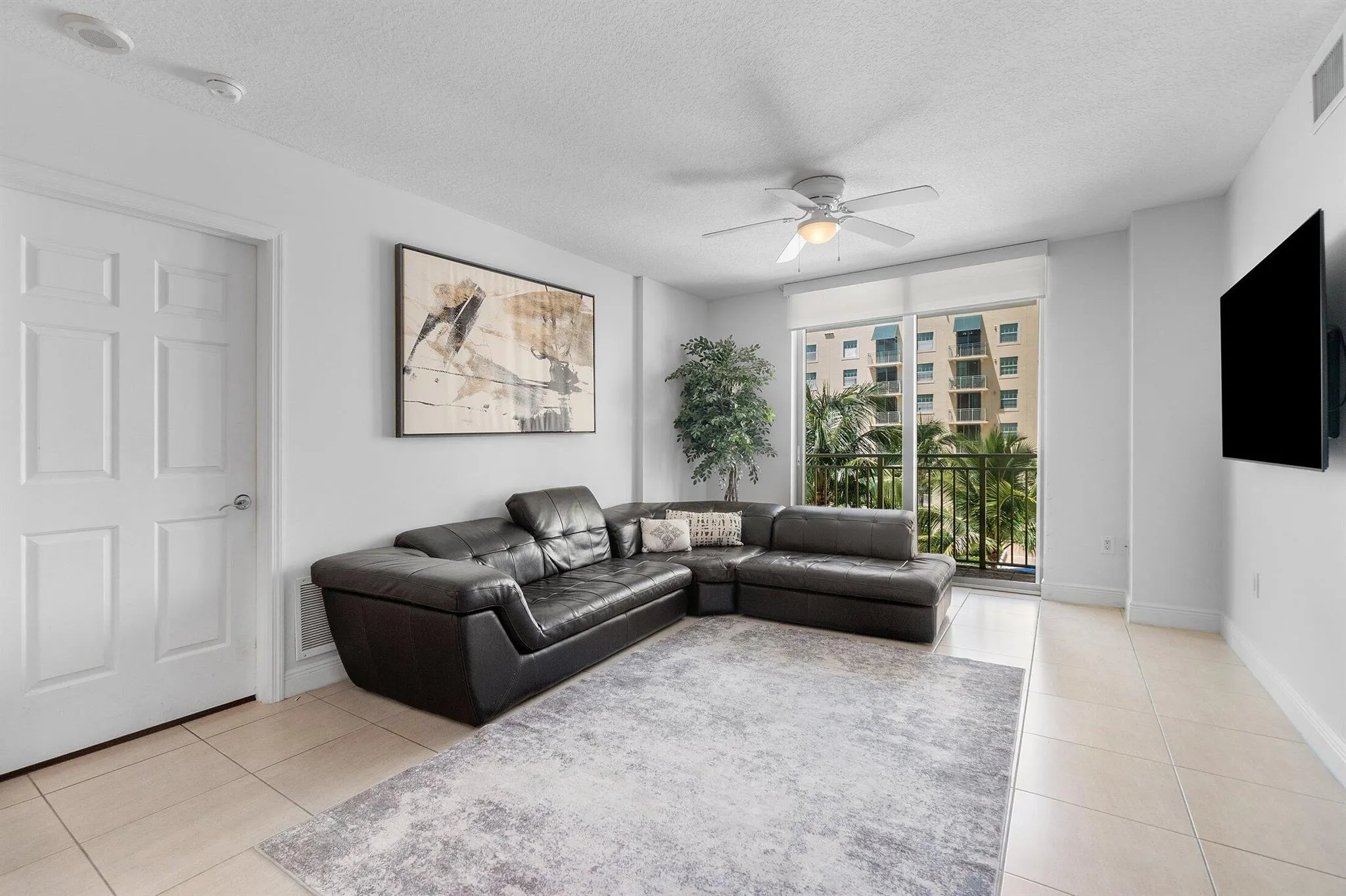 610 Clematis Street, #523