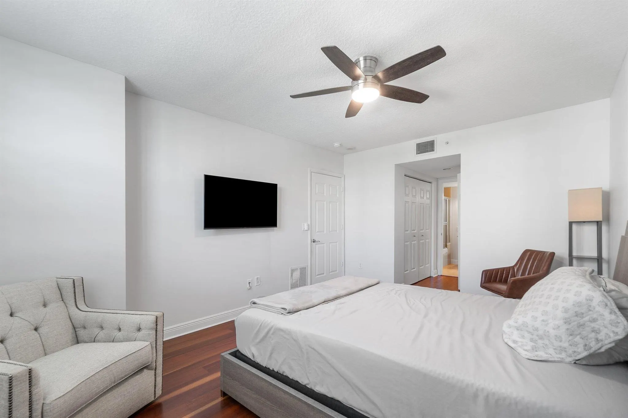 610 Clematis Street, #523