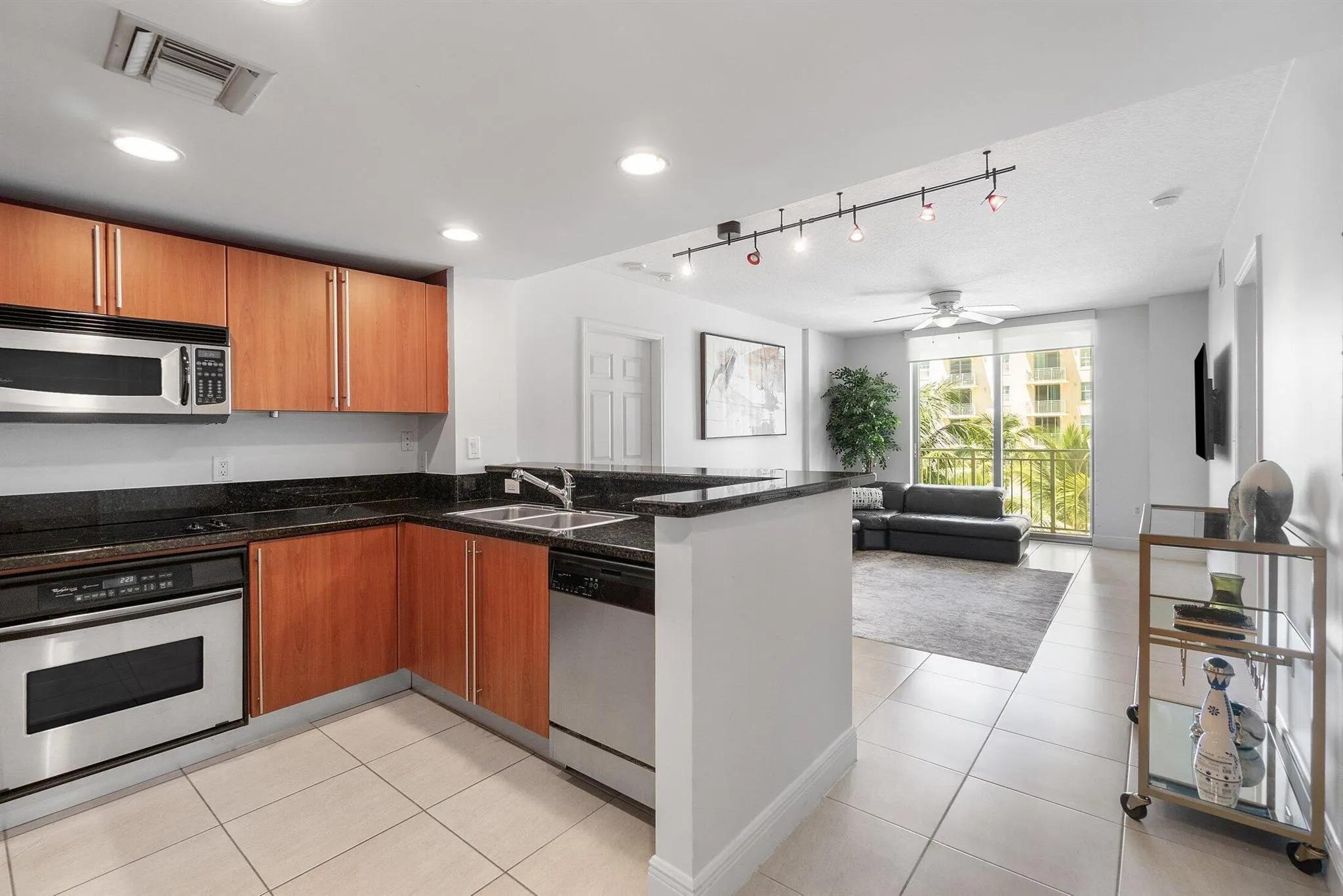 610 Clematis Street, #523