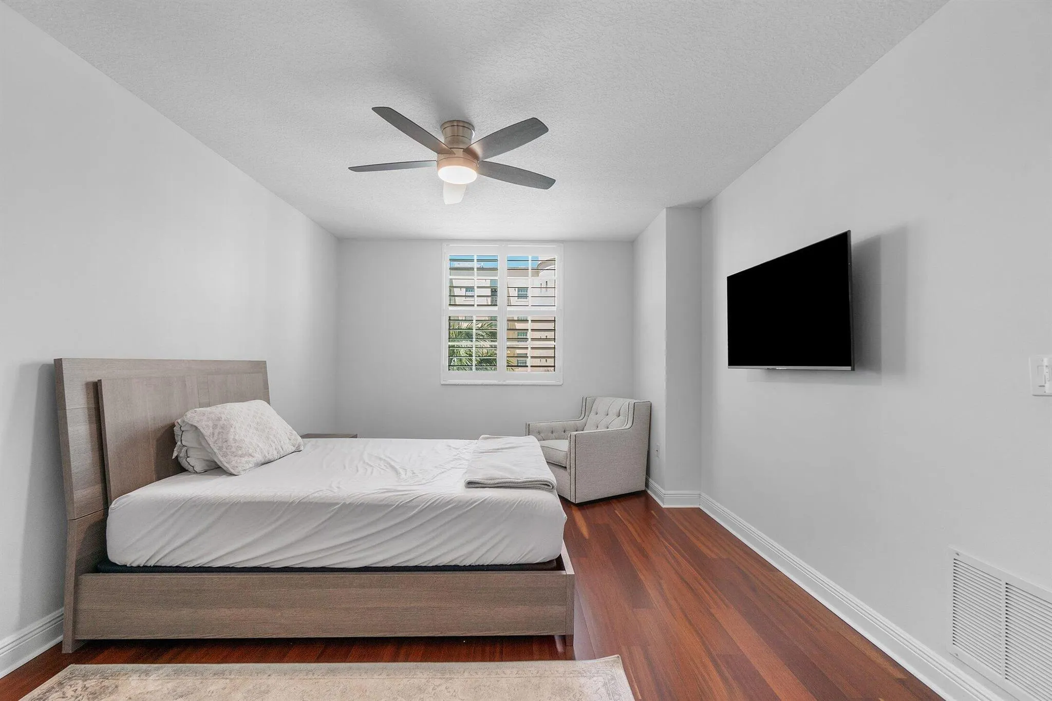 610 Clematis Street, #523
