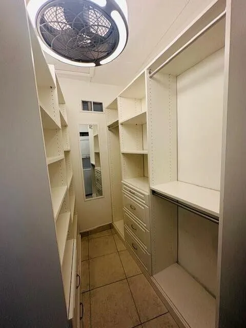 555 Banyan Tree Lane, #5