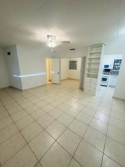 555 Banyan Tree Lane, #5