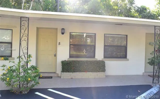 555 Banyan Tree Lane, #5