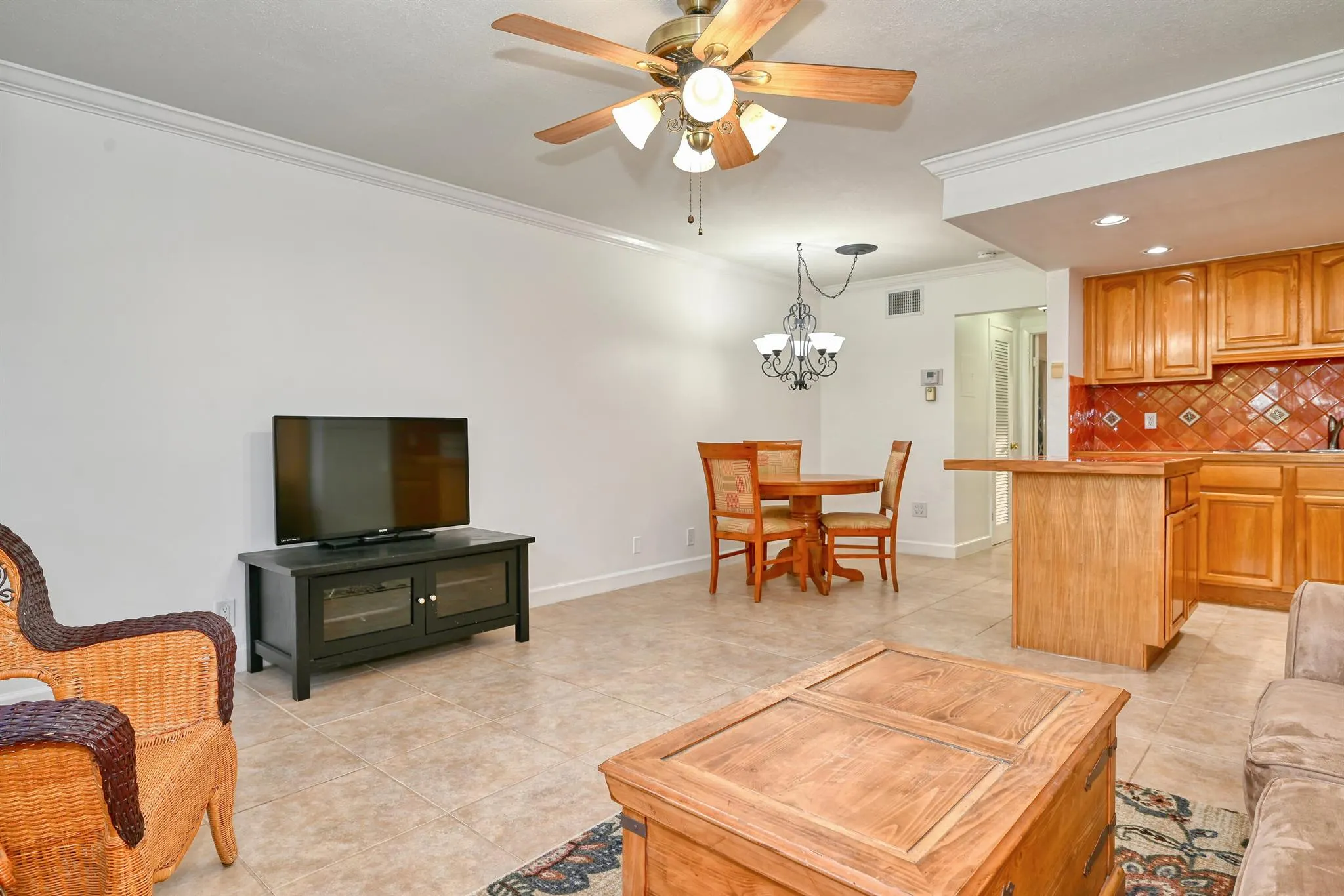 102 Coventry E, #102