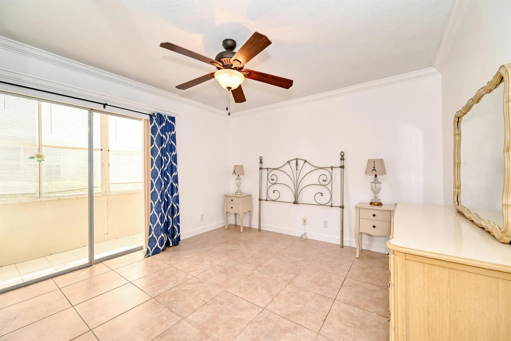 102 Coventry E, #102