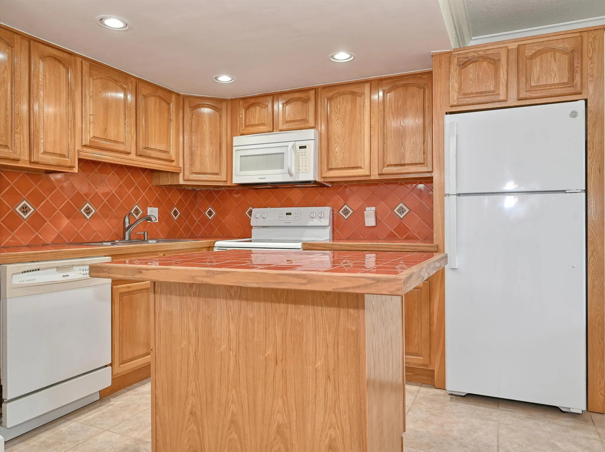 102 Coventry E, #102