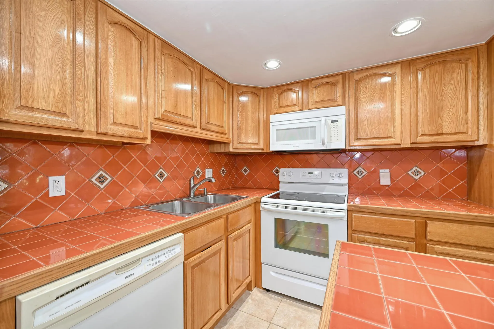 102 Coventry E, #102