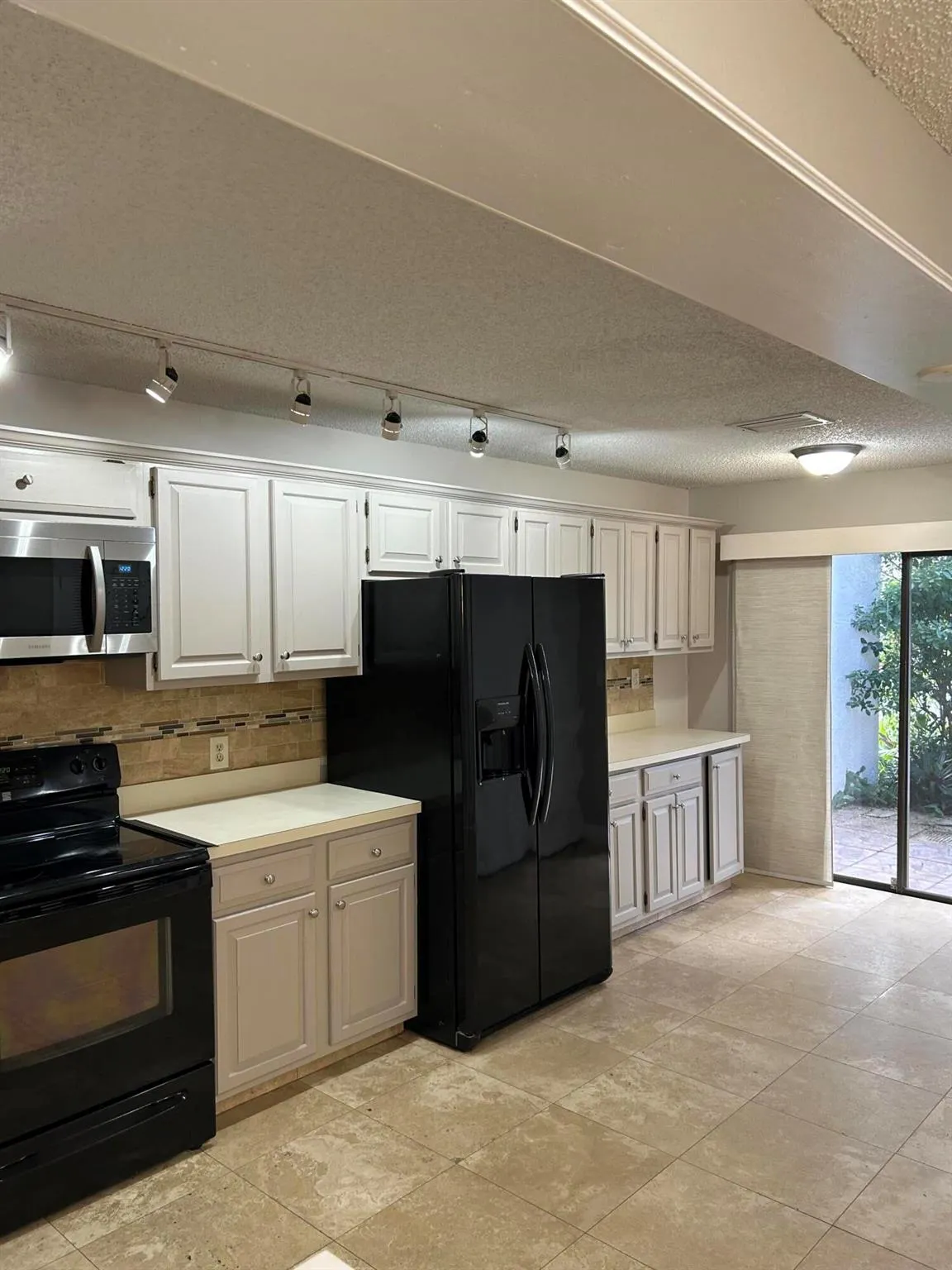 6668 Canary Palm Circle, #11