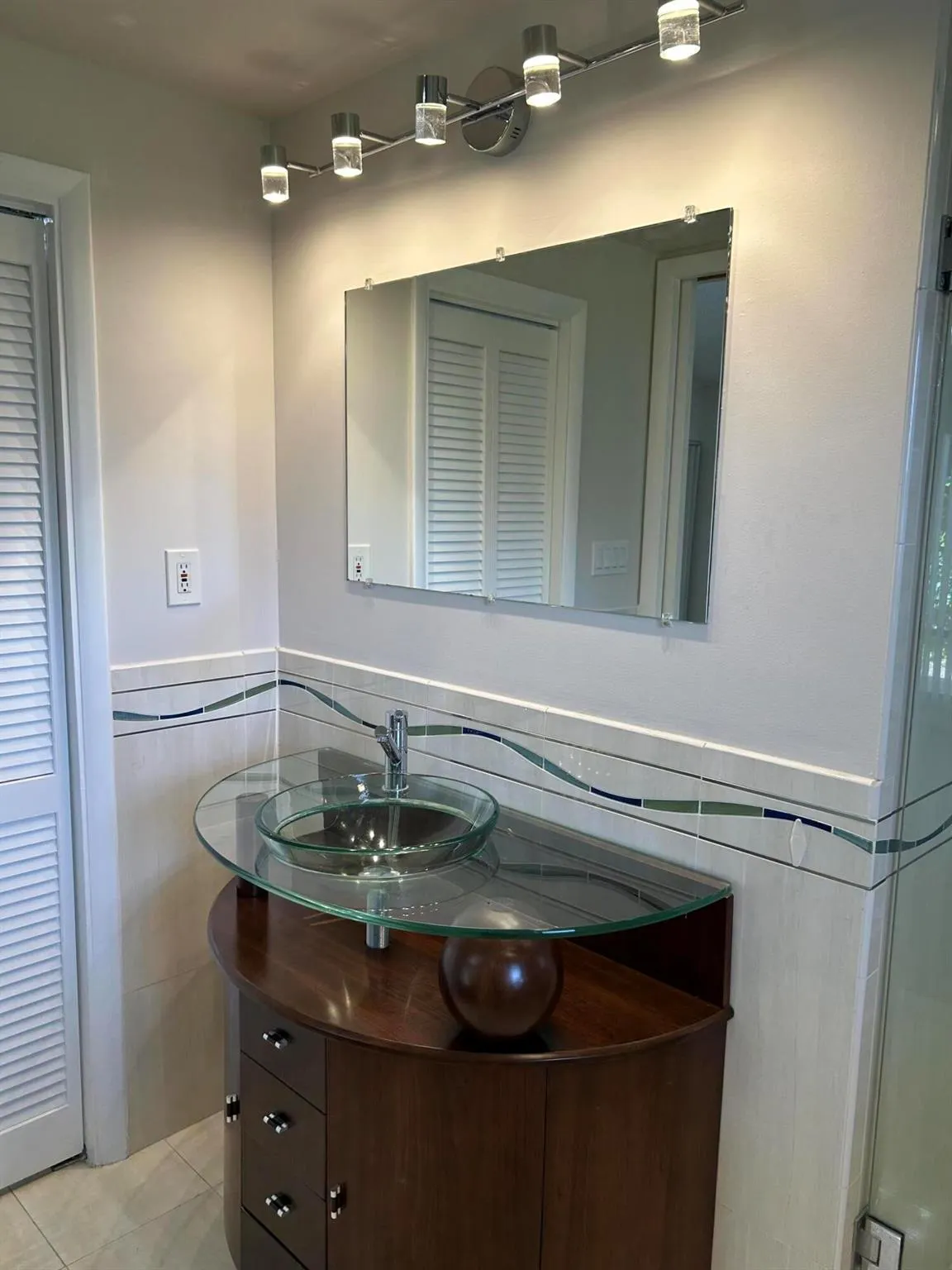 6668 Canary Palm Circle, #11