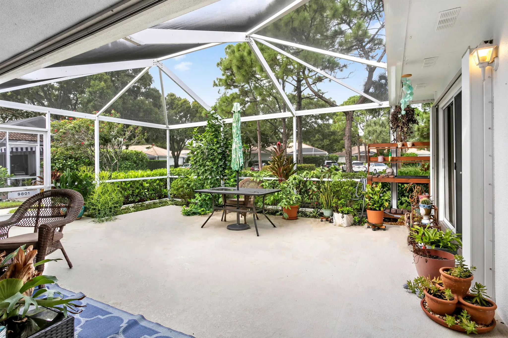 9904 Chapman Oak Court