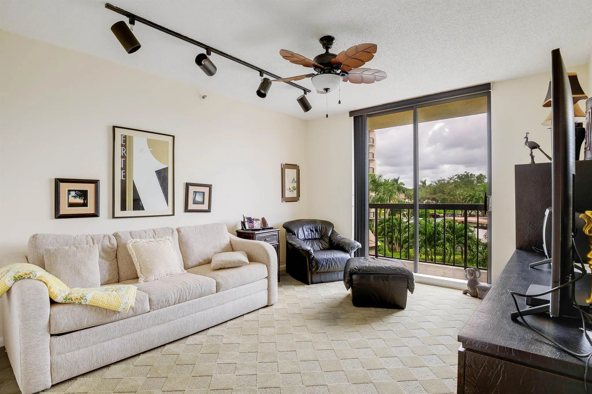 5279 Fountains Drive S, #305
