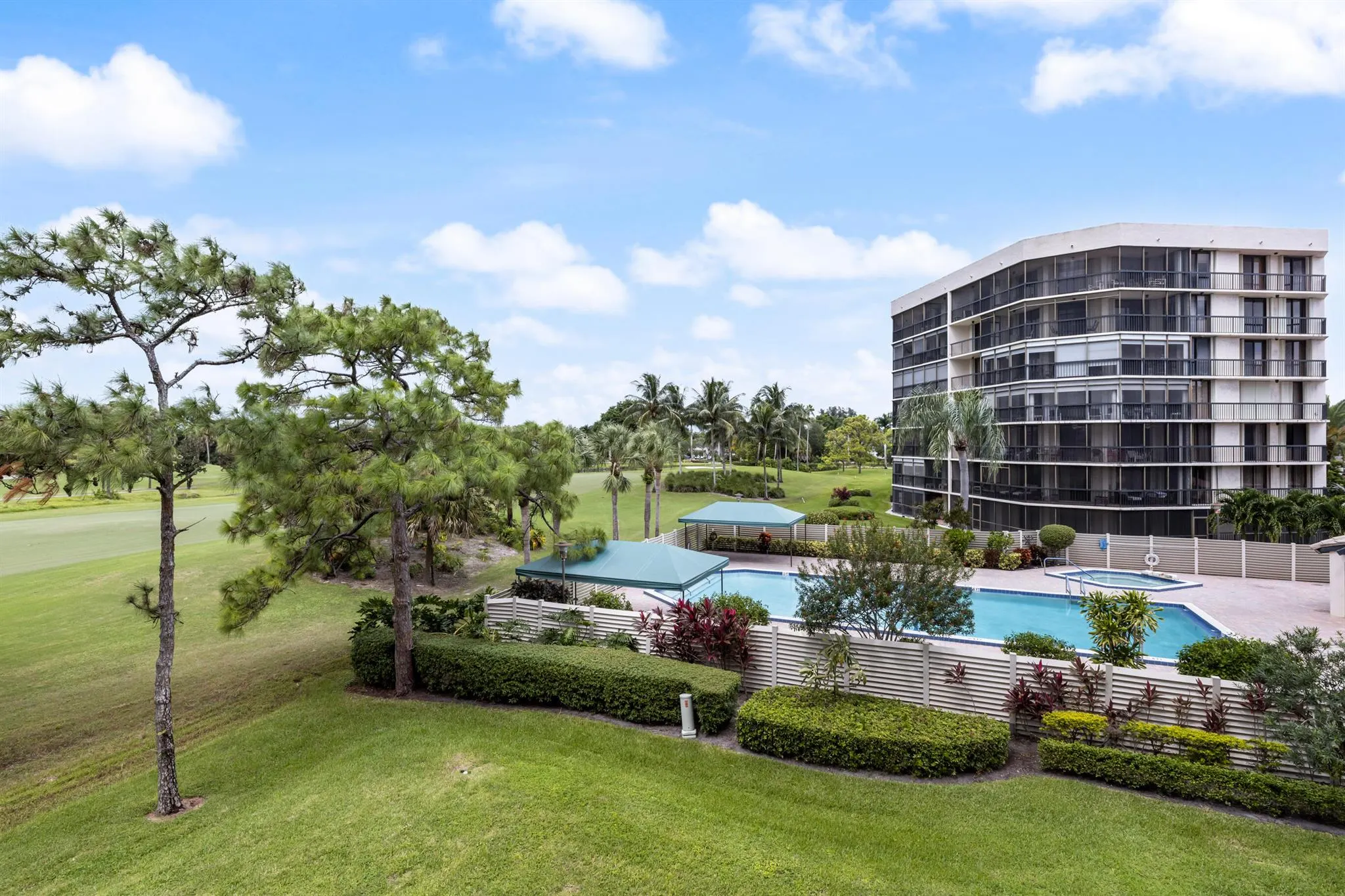 5279 Fountains Drive S, #305