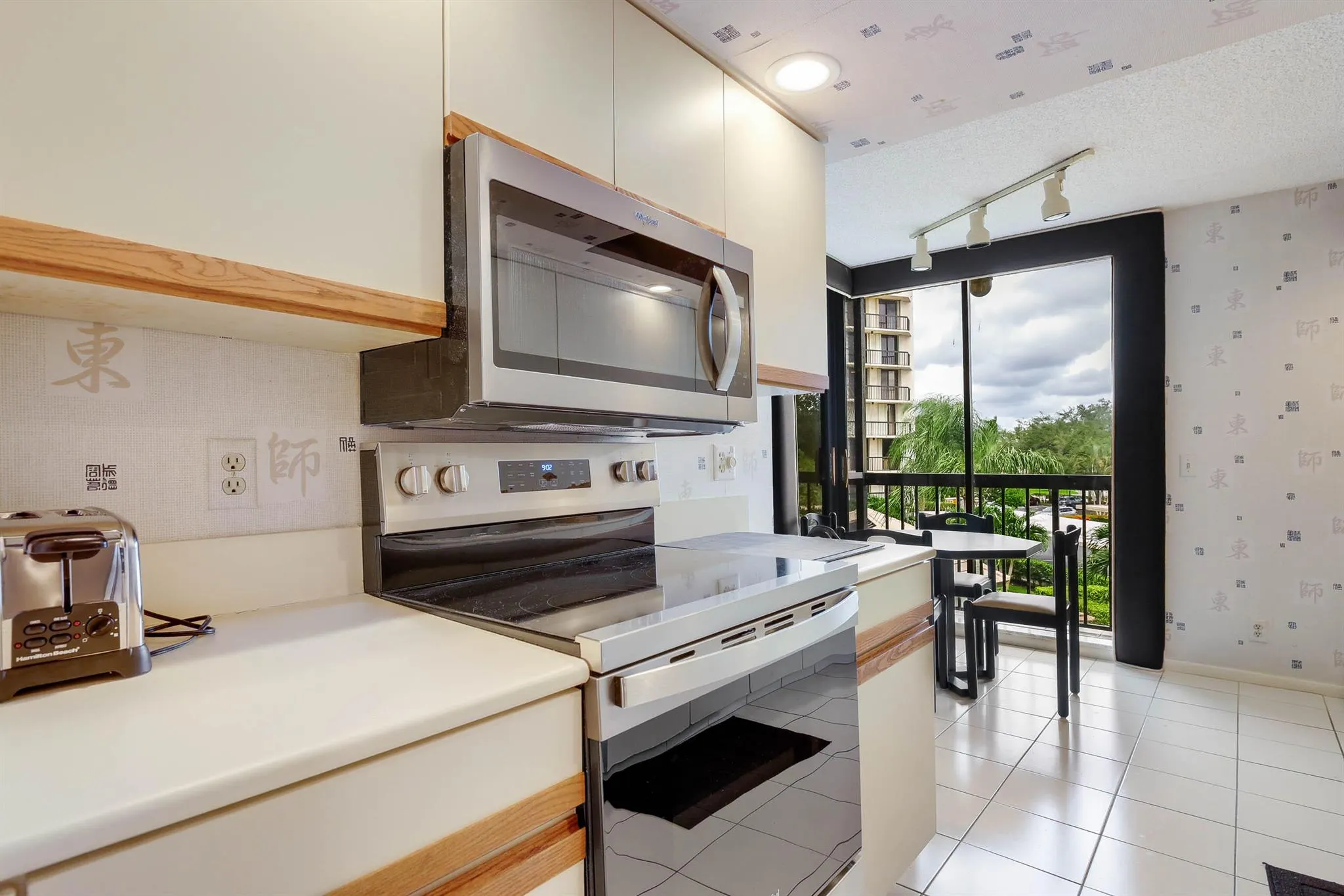 5279 Fountains Drive S, #305
