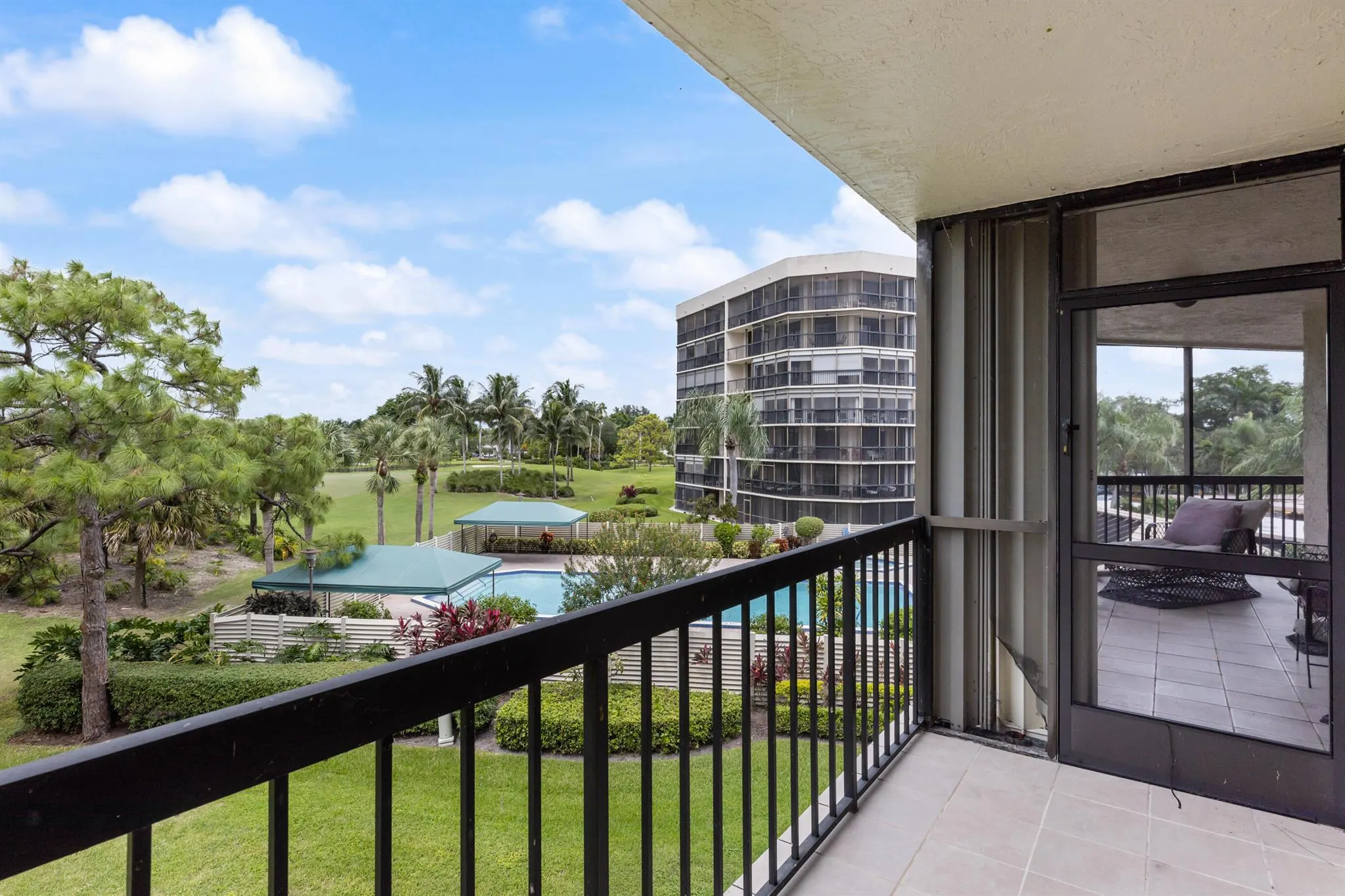 5279 Fountains Drive S, #305