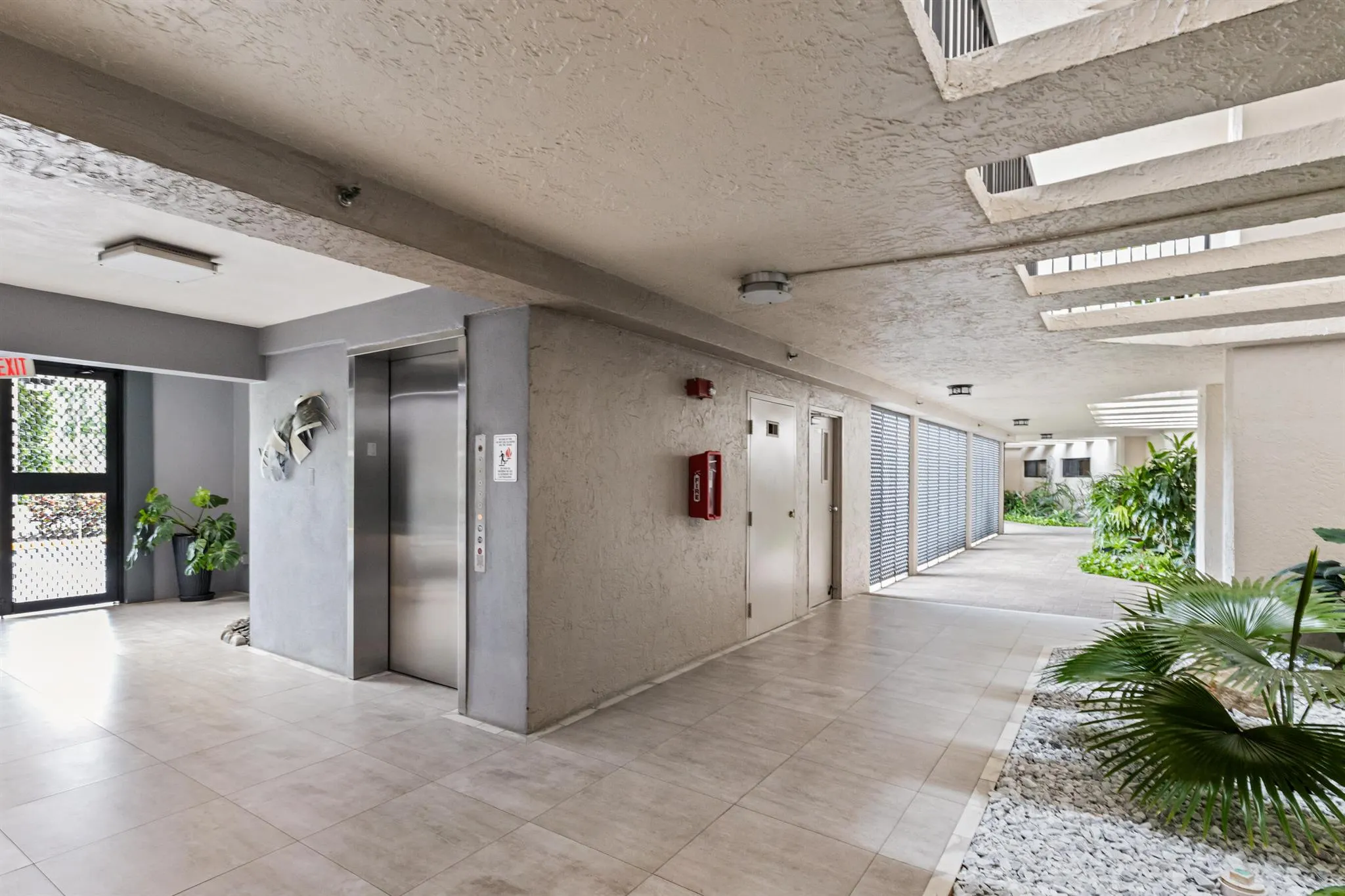 5279 Fountains Drive S, #305
