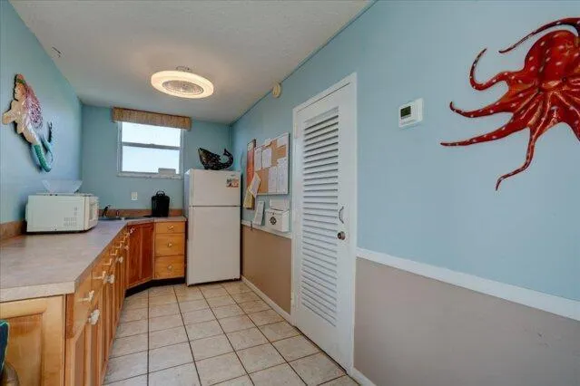 1820 New Palm Way, #402
